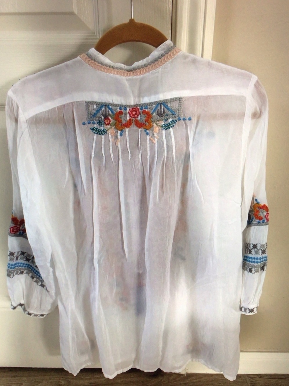 Johnny Was White Tunic with Multicolor Floral Embroidery - Picture 4 of 5
